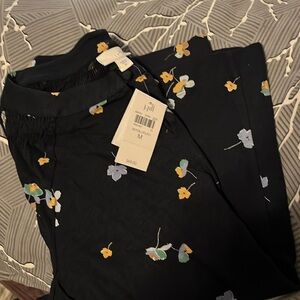 NWT J.Jill Knit Top, size Medium, Navy with floral design